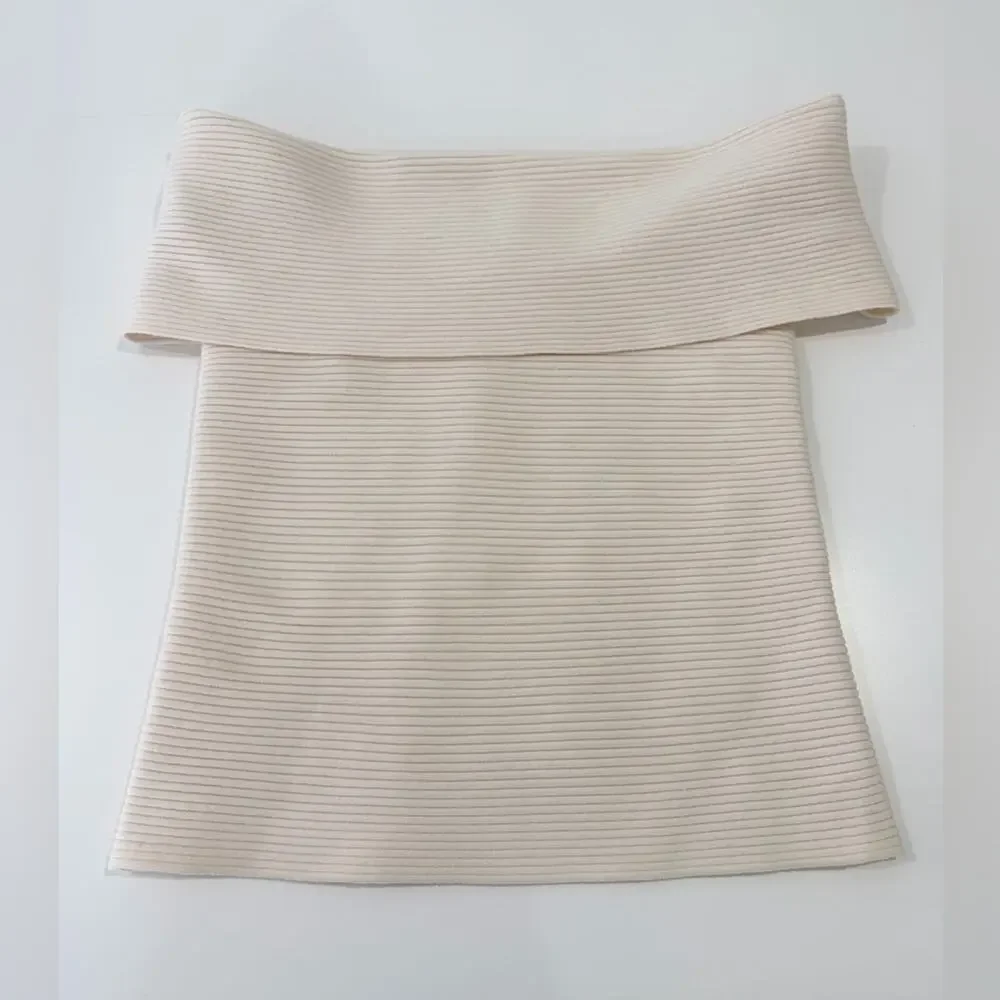 Elizabeth & James Off Shoulder Wool Blend Ribbed Sweater‎ Medium